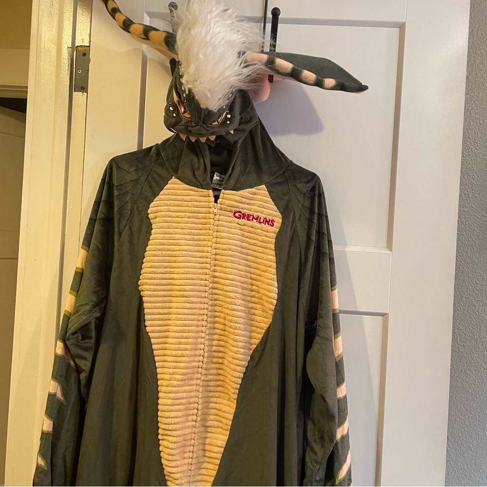 Gremlins Hooded Plush Jumpsuit Zip up Costume from Spirit Halloween Fall - Picture 8 of 10